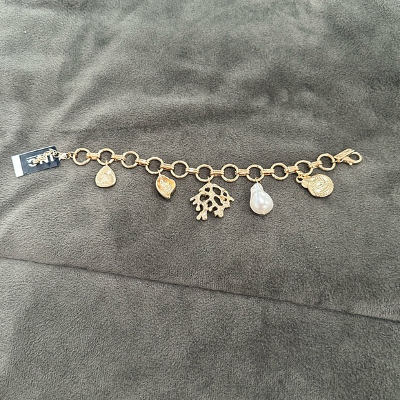 INC International Concepts Gold Charm Bracelet. NWT - Picture 10 of 11